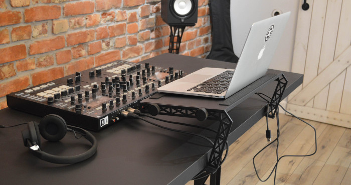 Speaker Stands Industrial 04.jpg