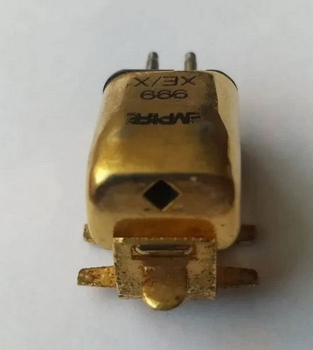 Empire 999XE-X.jpg