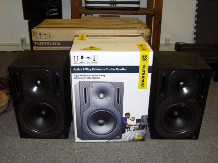 behringer-truth-b2031a-sm.jpg