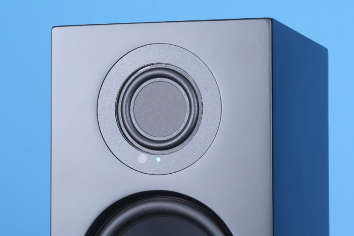 audio-pro-a48-detail-hochtoener-perspektive-rechts-1-2048x1365.jpg