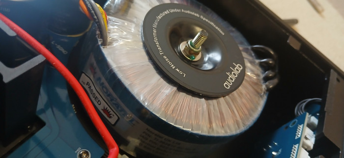 Audiolab 9000A трансформатор.jpg