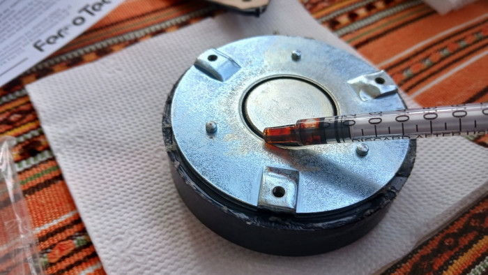 Жидкость сама уходит в зазор.jpg