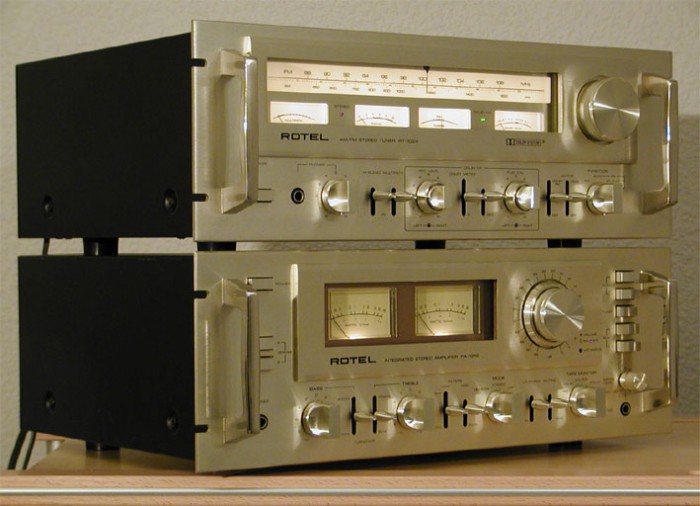 Rotel-RA-1312-RT-1024-Side.jpg