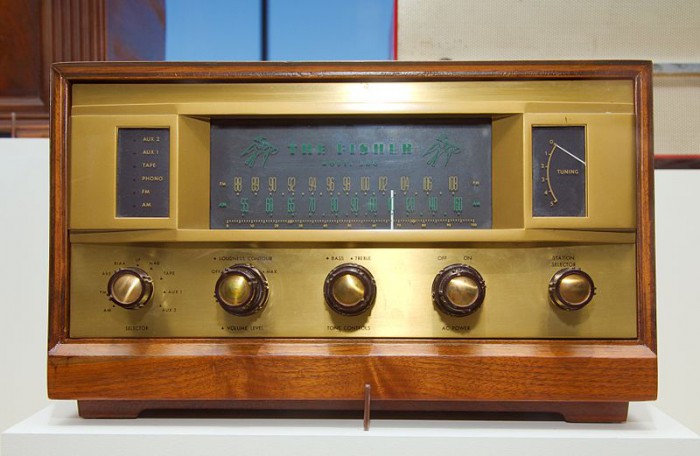 800px-Fisher_500_radio.jpg