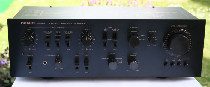 Hitachi_HCA-8300_Preamp_Front_View.jpg