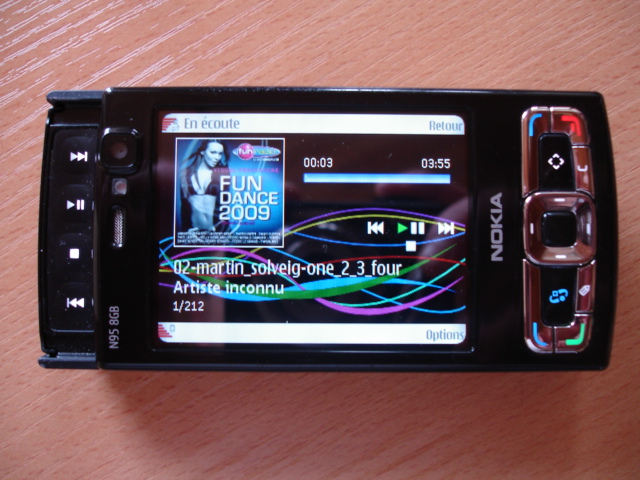 tel nokia n95 8gb sans coque audio zuzuz.jpg