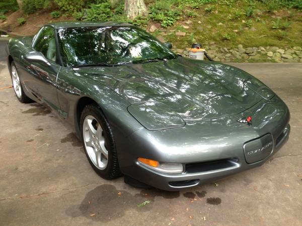 2004 Corvette - $17500.jpg