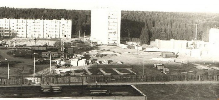 41 справа строится музыкальная школа №2.jpg